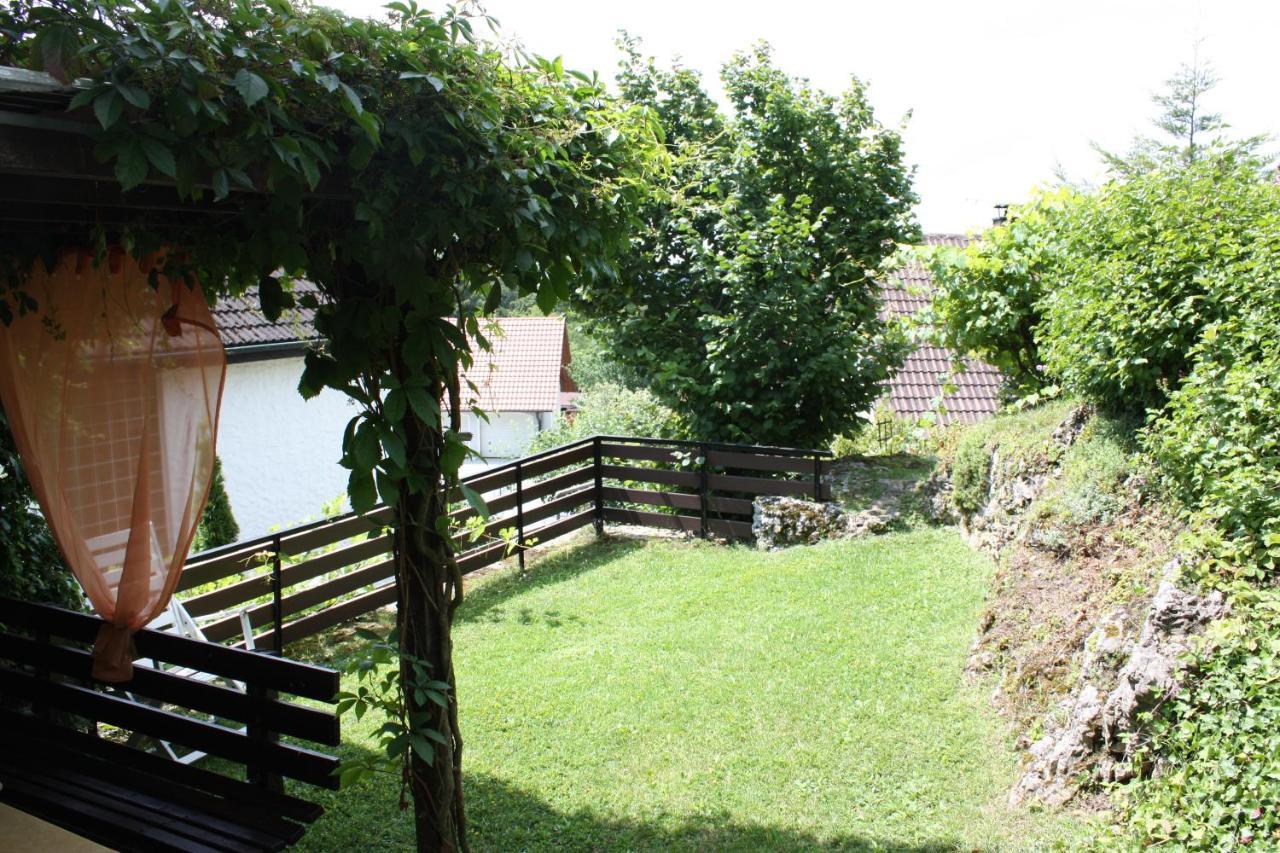 Ferienwohnung Im Gruenen Goessweinstein Exterior photo